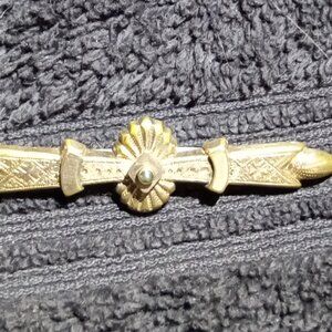 Vintage 3" Brooche with Jade Stone